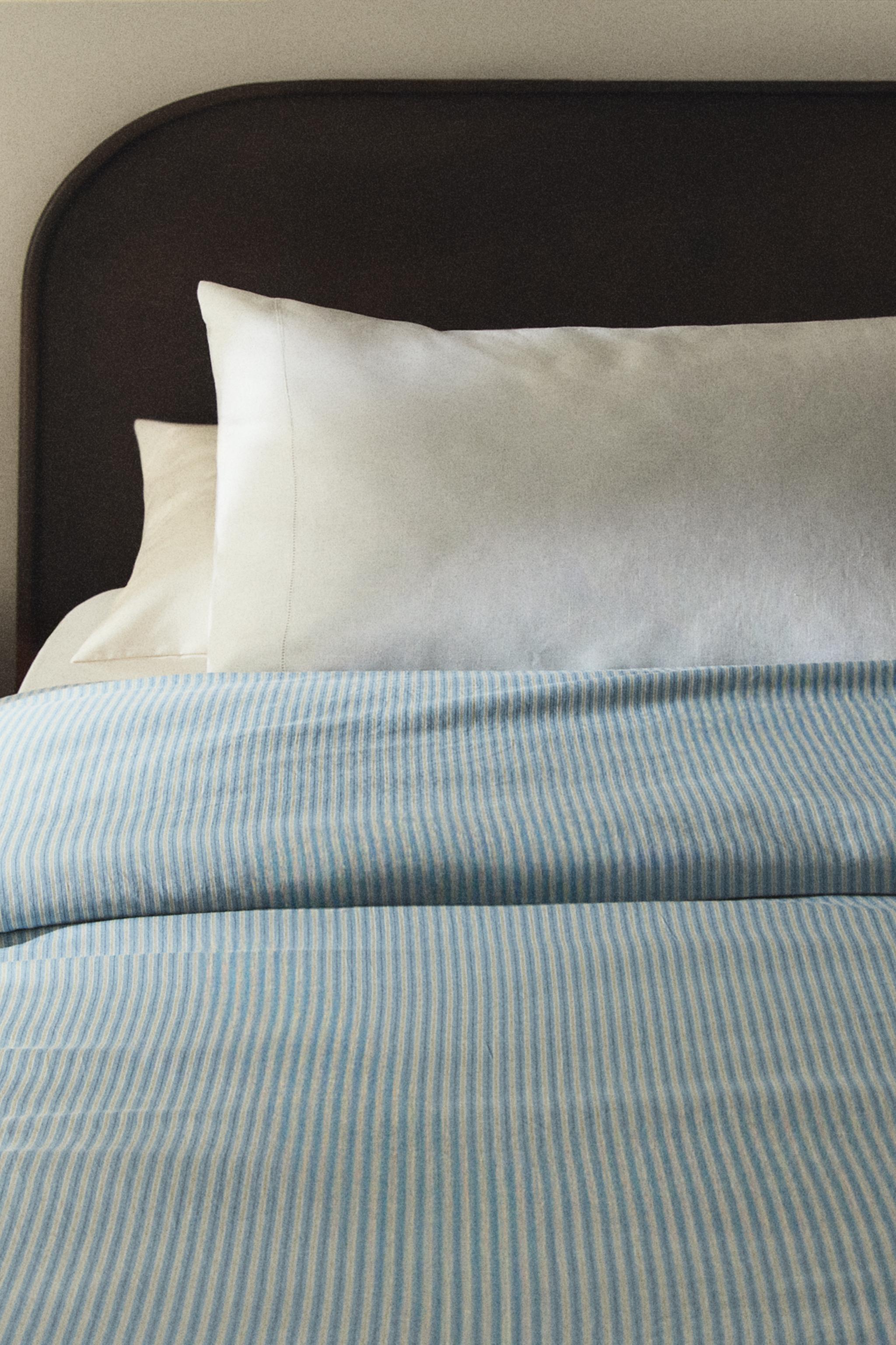 FADED STRIPED SATEEN DUVET COVER (300 THREAD COUNT)